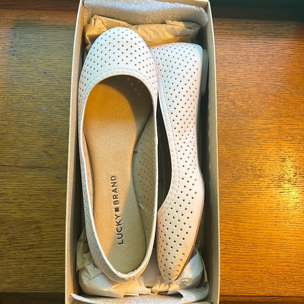 Women’s Lucky Brand Everlee perforated ballet flat peach 6.5M